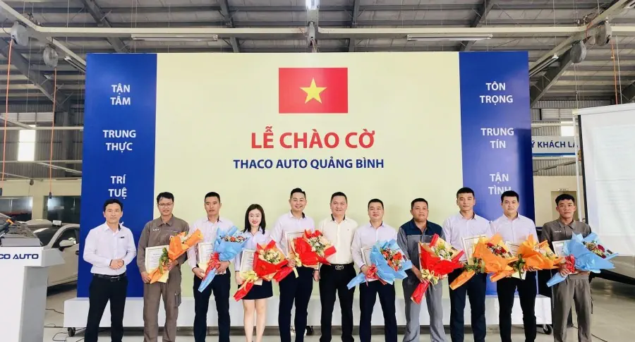 THACO AUTO Quảng Bình tổ chức Lễ chào cờ định kỳ tháng 5