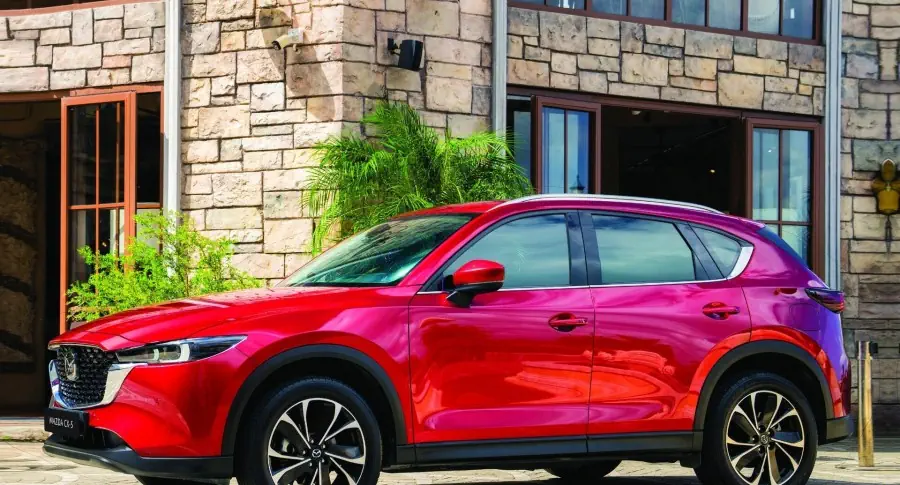 CHĂM XE ĐÚNG CÁCH TRONG MÙA NẮNG NÓNG: BẢO VỆ PHƯƠNG TIỆN, AN TÂM DI CHUYỂN