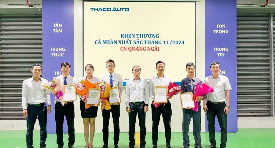 Chào cờ tháng 12/2024: THACO AUTO QUẢNG NGÃI tổ chức lễ chào cờ định kỳ hàng tháng