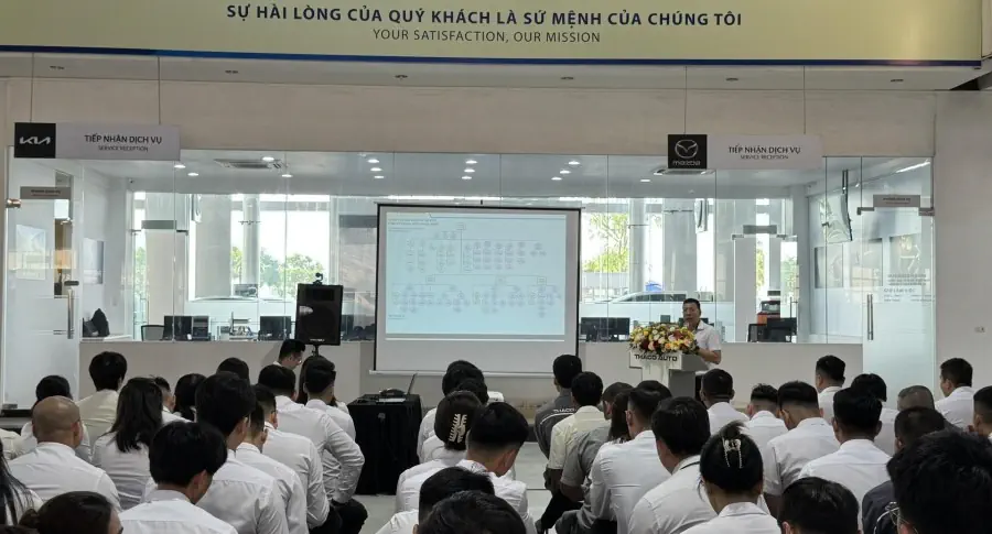 THACO AUTO QUẢNG NINH TỔ CHỨC LỄ CHÀO CỜ THÁNG 10/2024 VÀ TRIỂN KHAI CÁC HOẠT ĐỘNG QUẢN TRỊ QUAN TRỌNG