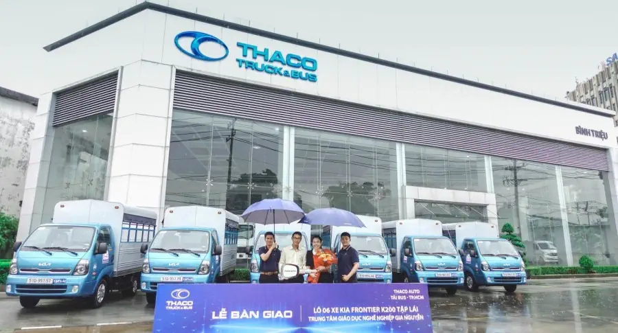 THACO AUTO Tải Bus - TP.HCM bàn giao lô xe chuyên dụng tập lái cho Trung Tâm Giáo Dục Nghề Nghiệp Gia Nguyễn
