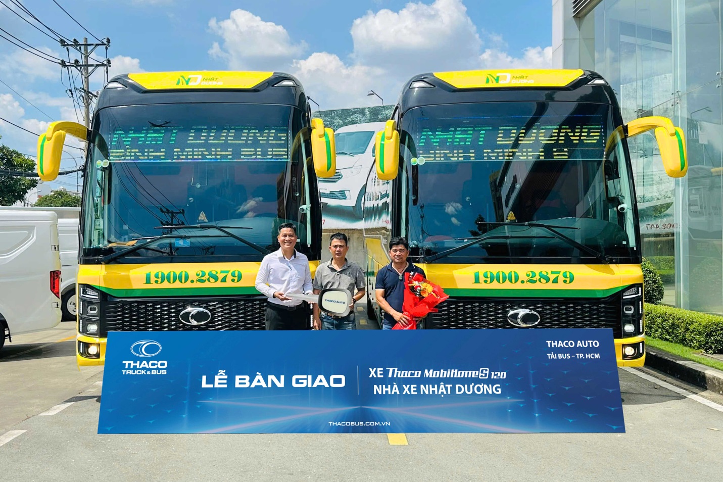THACO AUTO Tải Bus - TP.HCM bàn giao 02 xe THACO MobihomeS 120 (22 Phòng – VIP có WC) cho Nhà Xe Nhật Dương