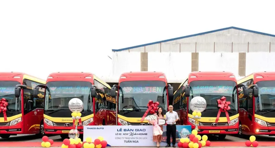 Tiếp tục bàn giao lô 05 xe Bus cho Công Ty TNHH Vận Tải Du Lịch Tuấn Nga