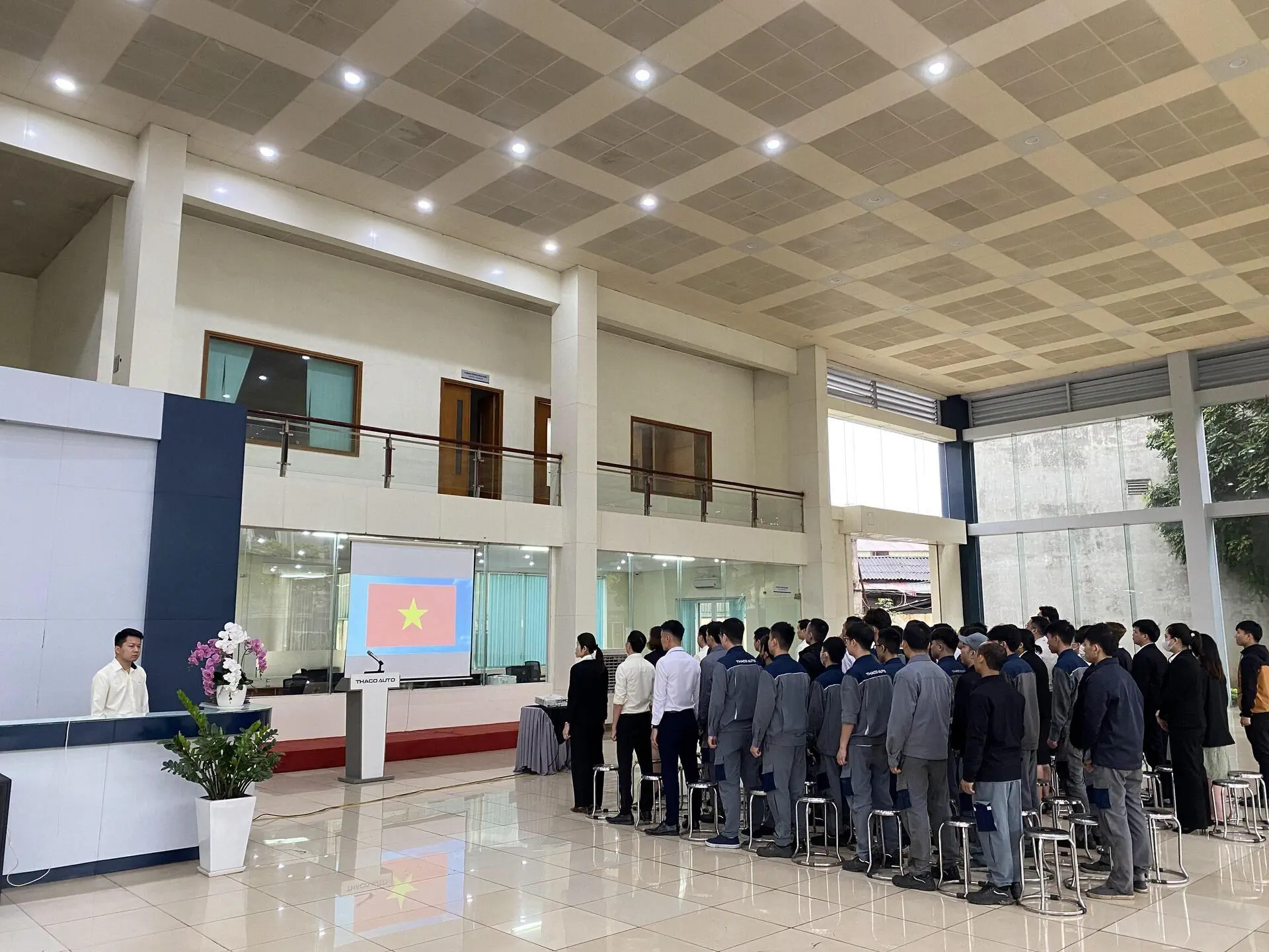 CHÀO CỜ THÁNG 4/2024 – THACO AUTO TÂY NAM HÀ NỘI