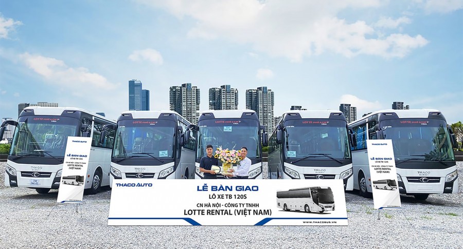 Thaco Auto Tây Nam Hà Nội bàn giao lô hơn 70 xe tải, bus