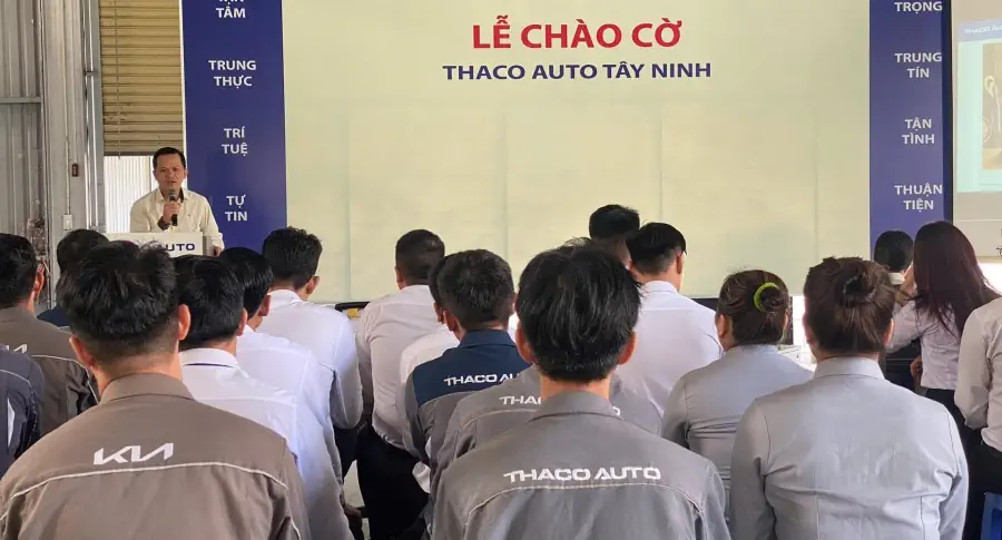Lễ chào cờ tháng 9: THACO AUTO Tây Ninh đẩy mạnh phục vụ khách hàng sau nghị định giảm 50% lệ phí trước bạ