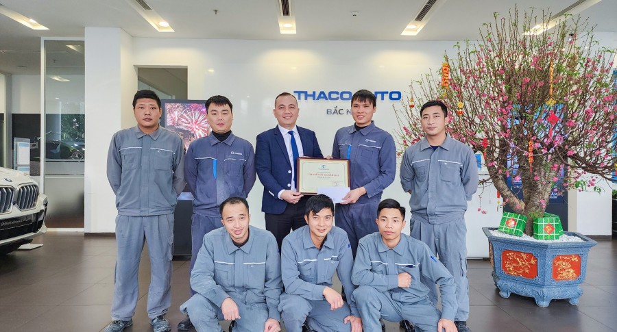 TỔ SƠN XƯỞNG DVPT XE DU LỊCH THACO AUTO BẮC NINH VINH DỰ ĐƯỢC NHẬN DANH HIỆU: TẬP THỂ XUẤT SẮC NĂM 2023