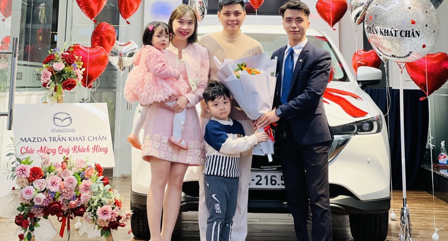 RỘN RÀNG KHÔNG KHÍ BÀN GIAO XE TẠI THACO AUTO BẠCH ĐẰNG