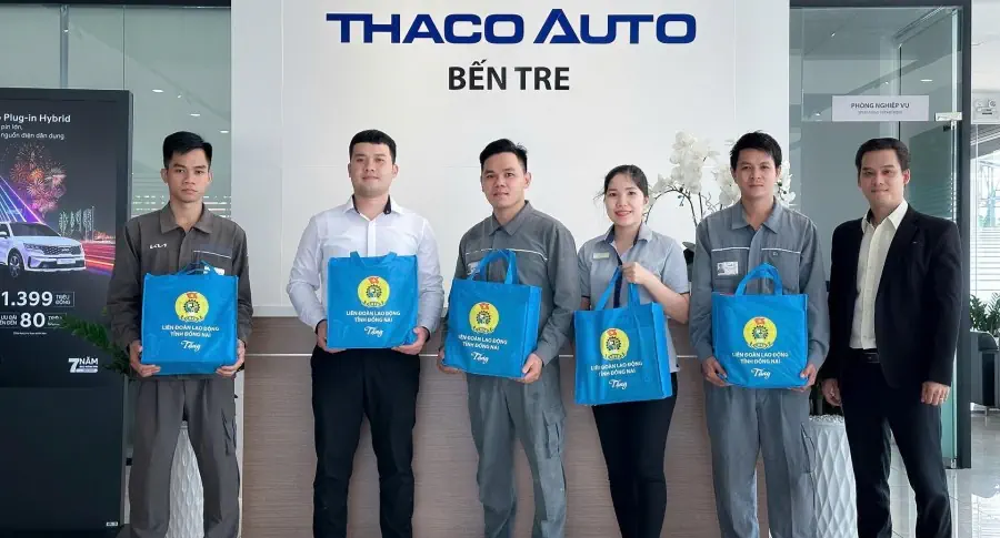 THACO AUTO Bến Tre trao quà tết cho đoàn viên công đoàn và người lao động có hoàn cảnh khó khăn