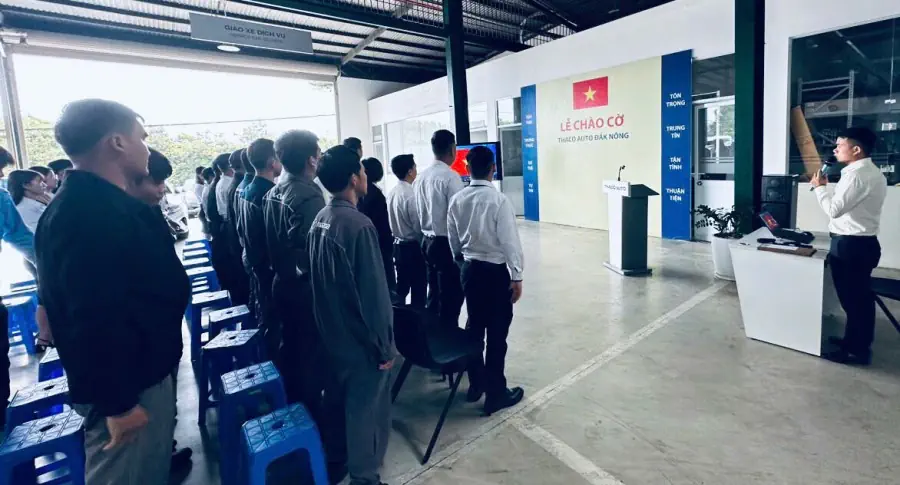 Lễ chào cờ tháng 9: THACO AUTO Đắk Nông đẩy mạnh phục vụ khách hàng sau nghị định giảm 50% lệ phí trước bạ