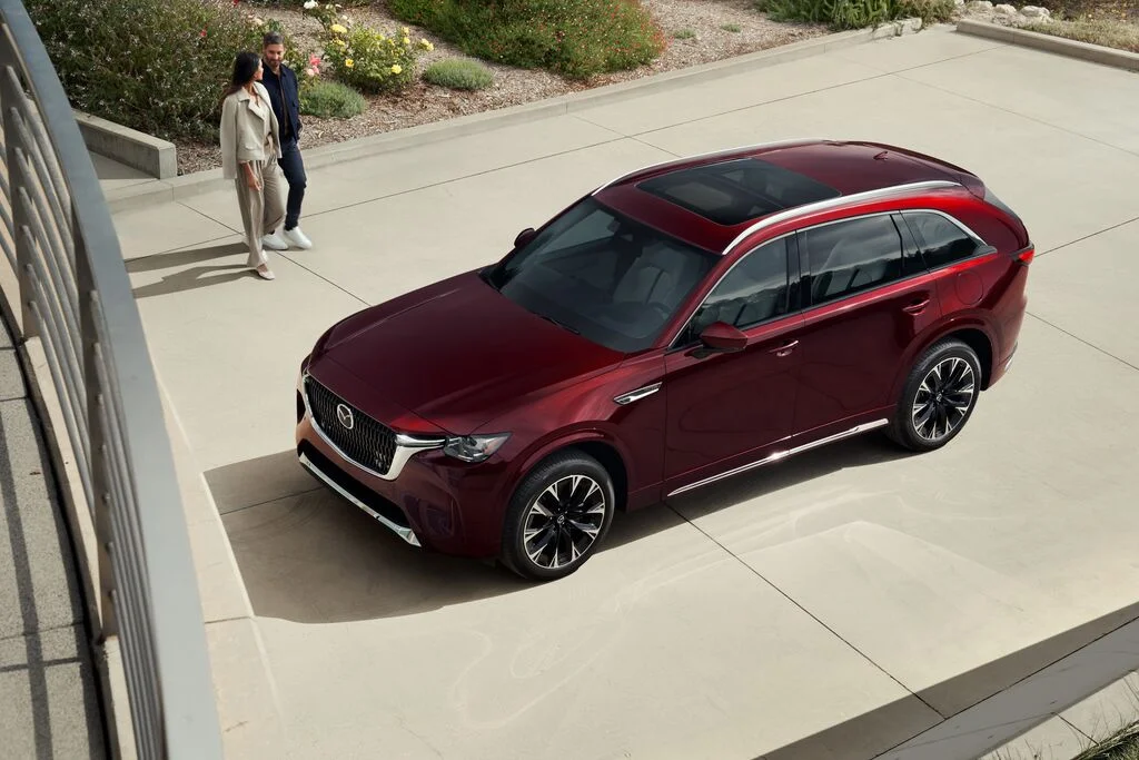 Mazda CX-90 2.5 PHEV: Giá bán chính thức kèm gói quà tặng đặc quyền cao cấp