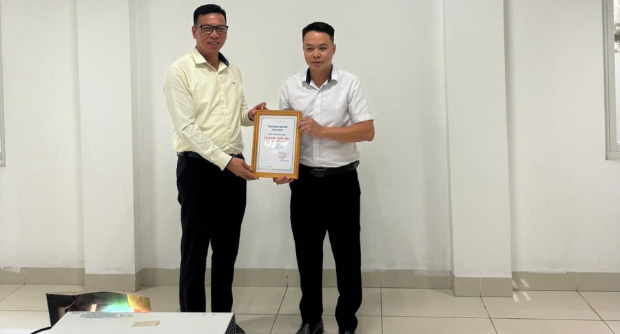 CHƯƠNG TRÌNH LỄ CHÀO CỜ TẠI THACO AUTO HÒA BÌNH THÁNG 9