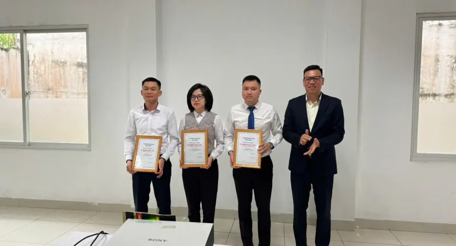 CHƯƠNG TRÌNH LỄ CHÀO CỜ THÁNG 12 TẠI THACO AUTO HÒA BÌNH