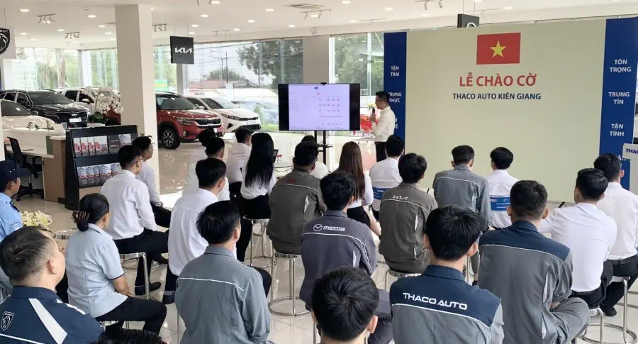 THACO AUTO Kiên Giang tổ chức Lễ chào cờ định kỳ tháng 8
