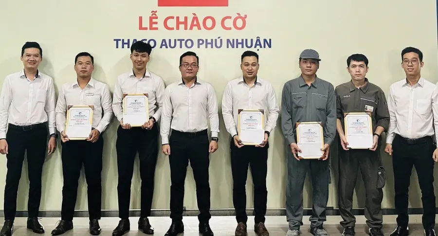 Lễ chào cờ tháng 8: THACO AUTO Phú Nhuận vinh danh cá nhân có thành tích xuất sắc
