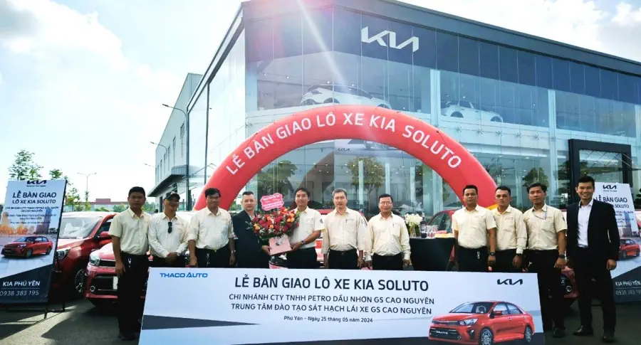 THACO AUTO Phú Yên bàn giao lô 7 xe Kia Soluto dạy lái chuyên dụng