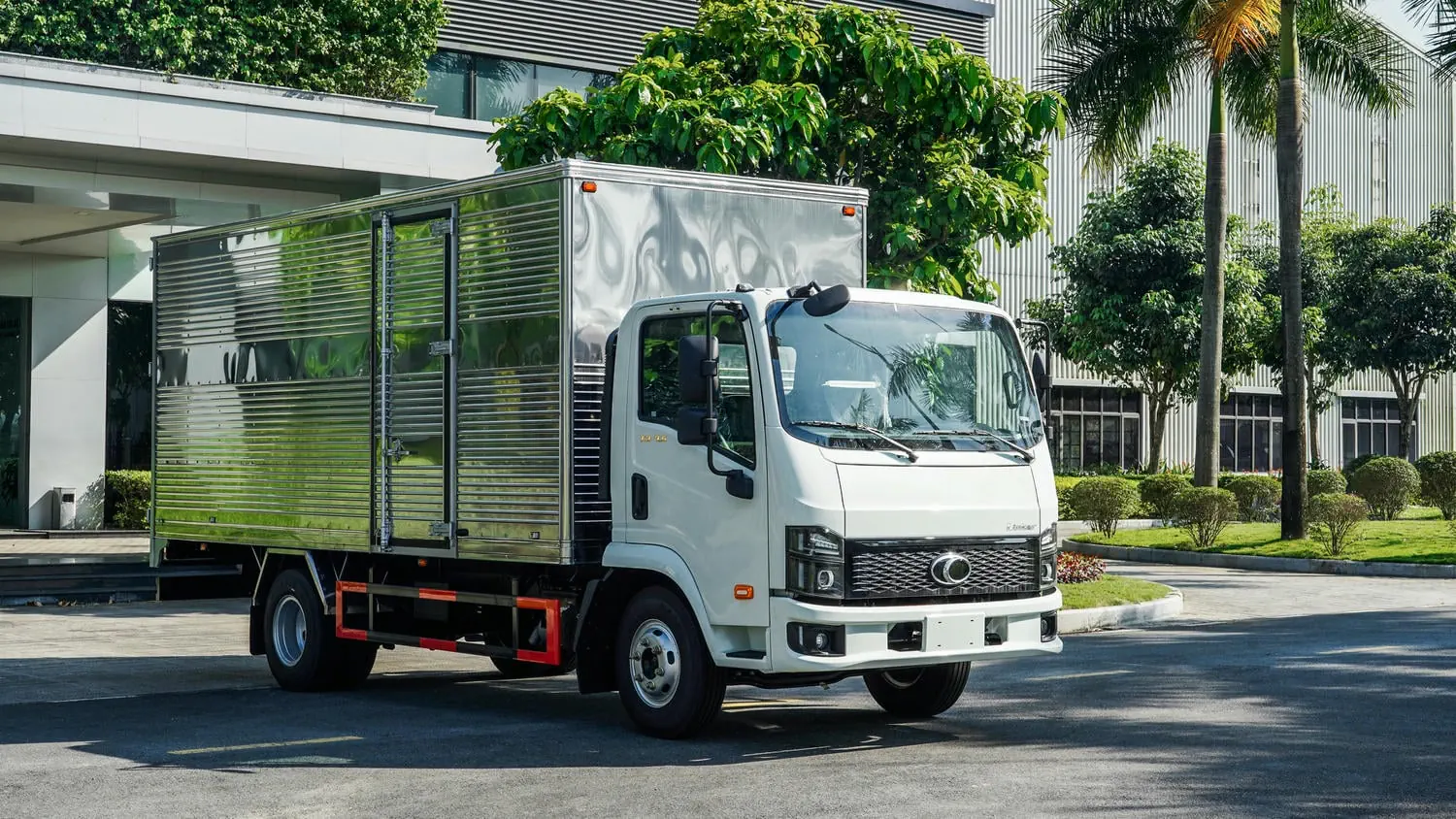 THACO AUTO cung cấp phương tiện phục vụ diễu binh, diễu hành Đại lễ 30/4