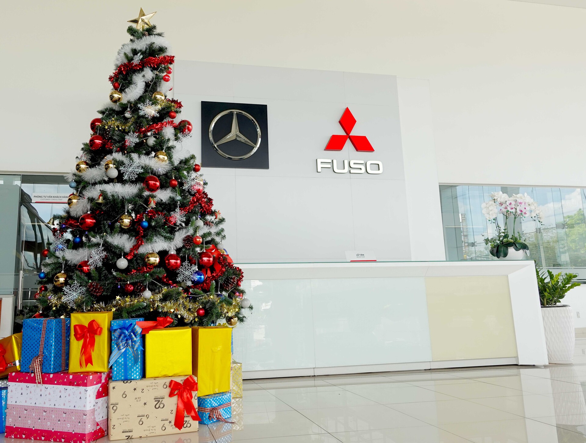 THACO AUTO Đông Bắc - HCM “khoác áo mới” chào đón Giáng sinh 2023