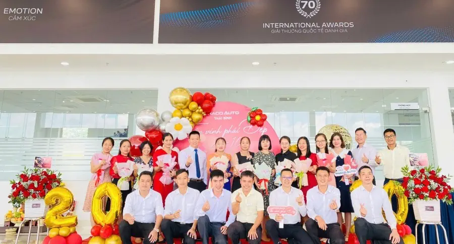 THACO AUTO THÁI BÌNH RỘN RÀNG TỔ CHỨC CHƯƠNG TRÌNH CHÚC MỪNG PHỤ NỮ VIỆT NAM 20/10