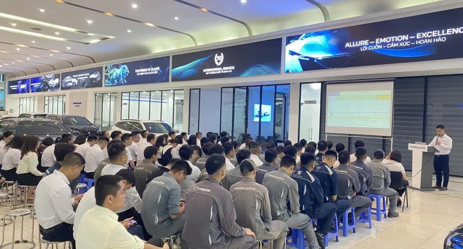 LỄ CHÀO CỜ THÁNG 8: THACO AUTO THÁI NGUYÊN