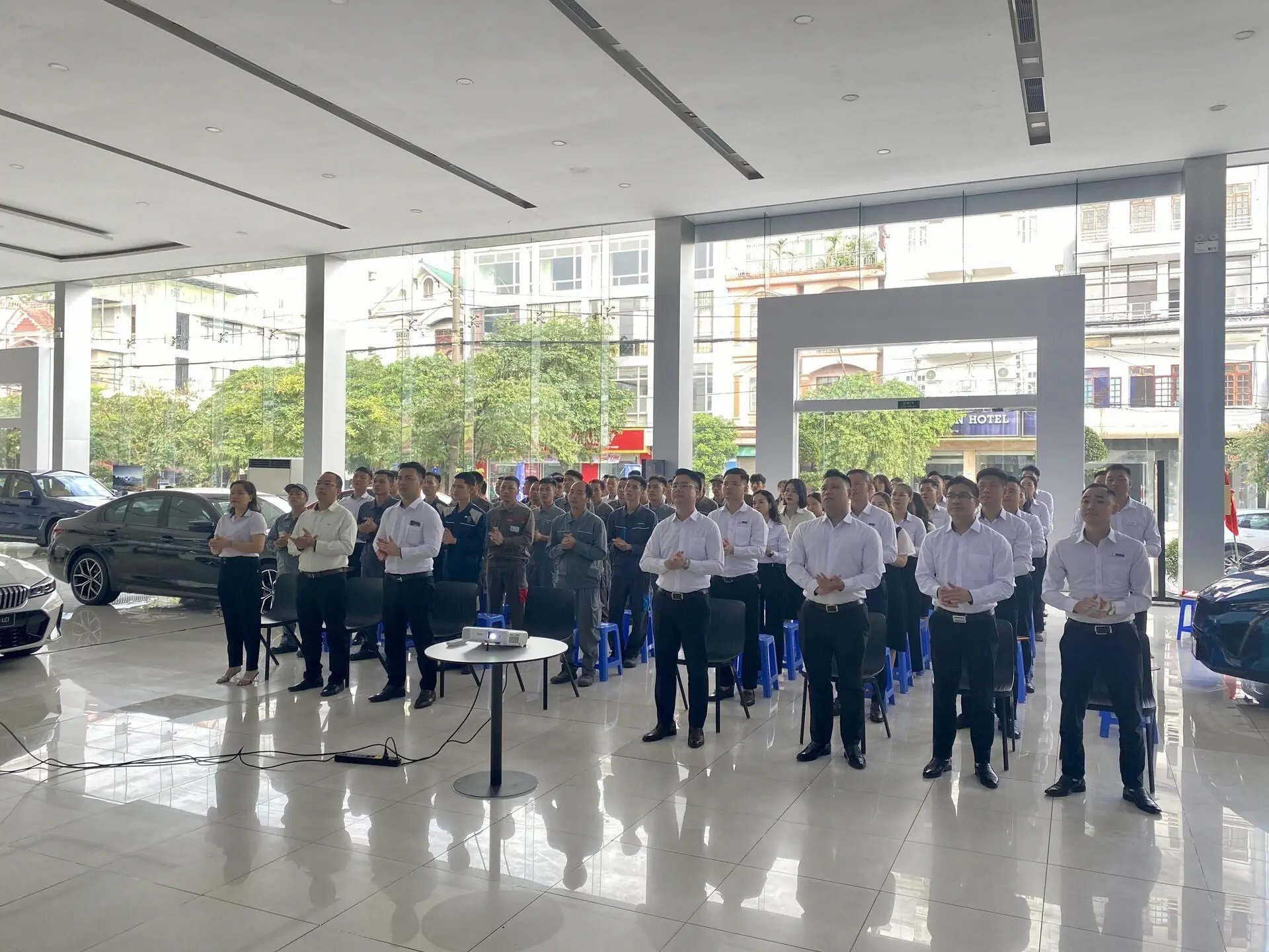 LỄ CHÀO CỜ THÁNG 7: THACO AUTO THÁI NGUYÊN