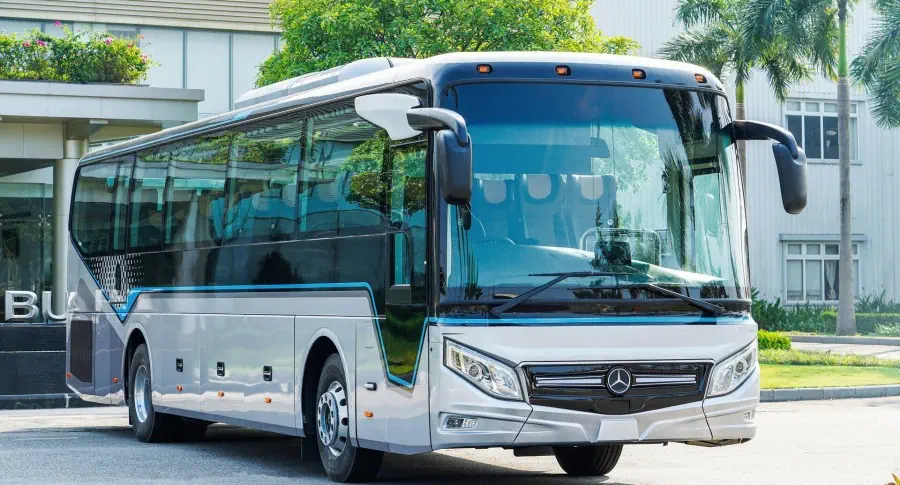 THACO AUTO exports premium Mercedes-Benz RS 1936 buses to Thai market