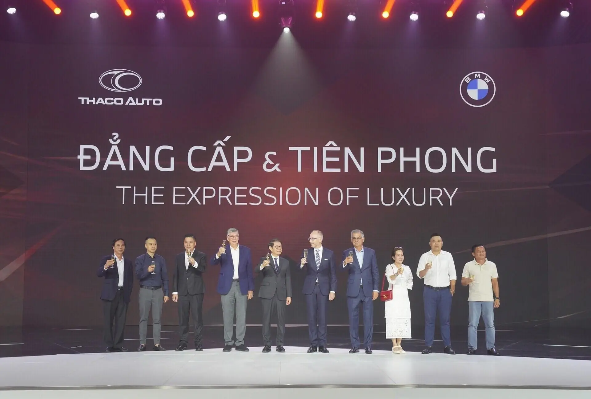 THACO AUTO organizes "The Expression of Luxury", launching the new BMW X5 and the first-ever BMW XM