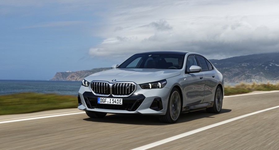 BMW 5 Series hoàn toàn mới chính thức được ra mắt tại Việt Nam