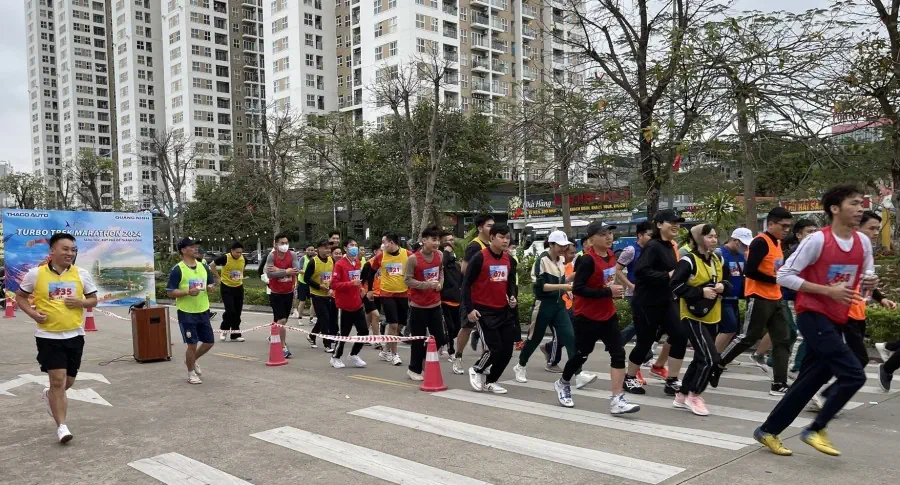 THACO AUTO sôi nổi với hoạt động thể dục, thể thao sau giờ làm