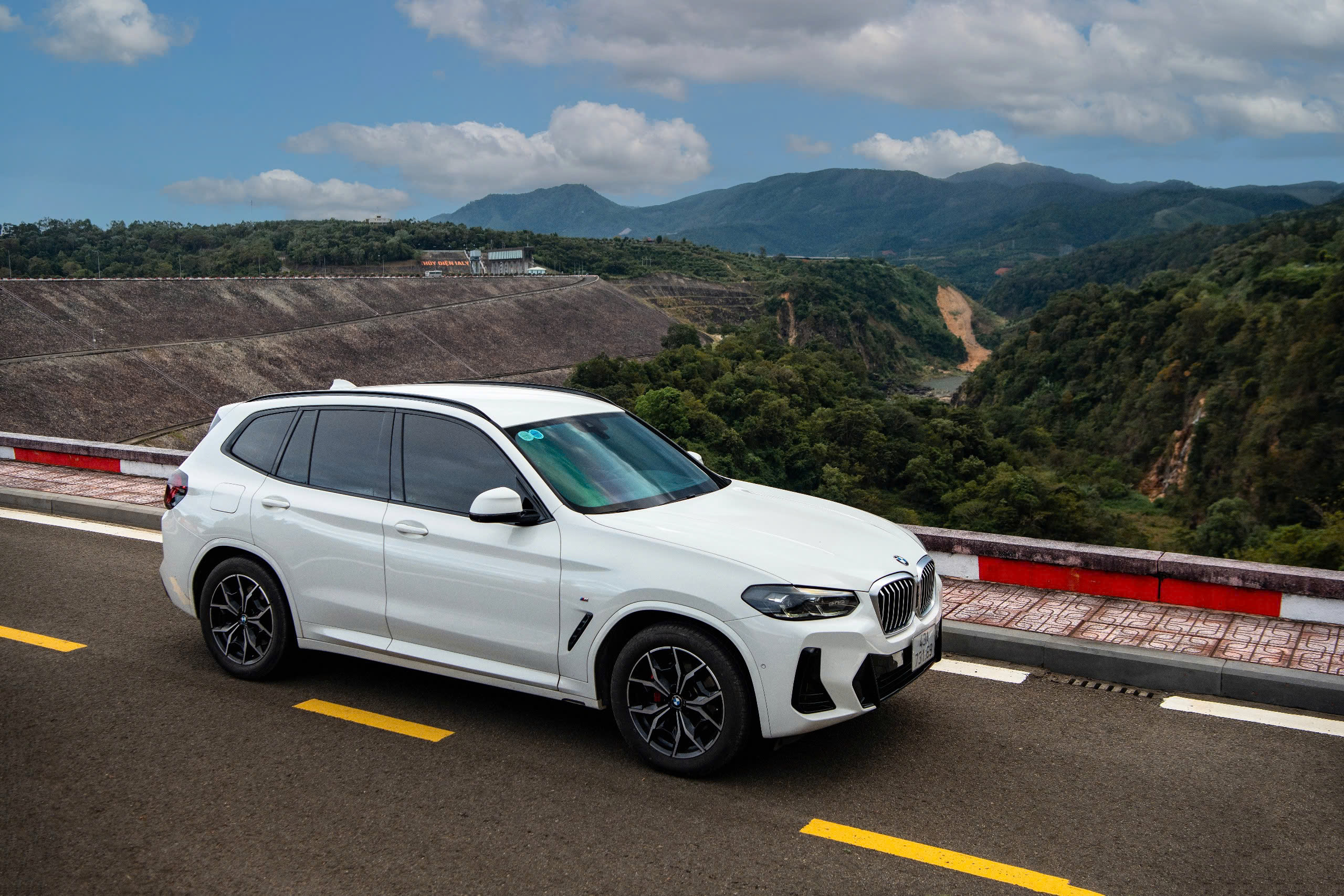 BMW X5 – SUV Sang Trọng, Hiệu Suất Vượt Trội