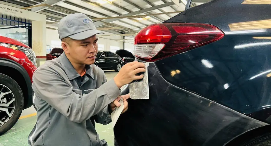 Dịch vụ "Sửa chữa đồng sơn" xe du lịch THACO AUTO Khánh Hòa
