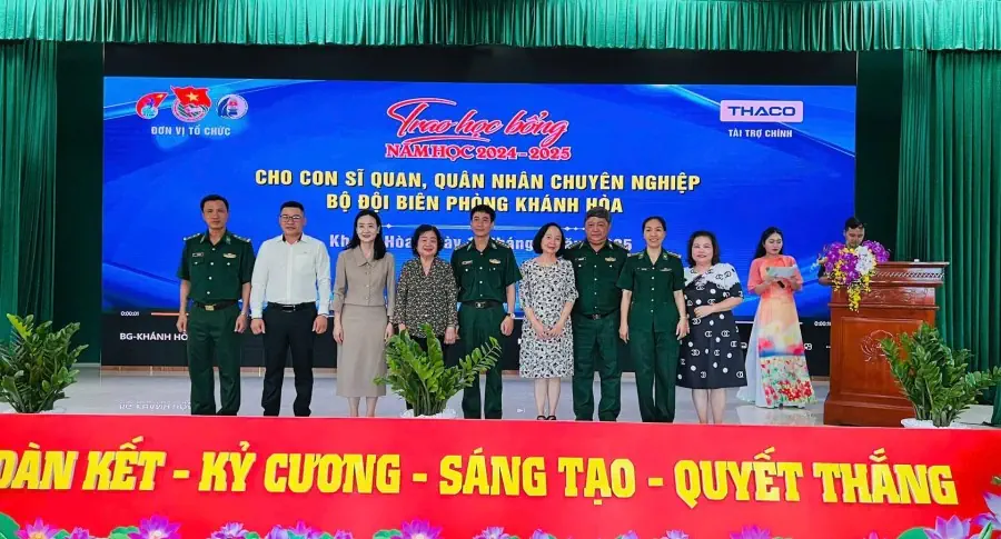 THACO tài trợ Quỹ học bổng Vừ A Dính và Câu lạc bộ "Vì Hoàng Sa - Trường Sa thân yêu" trao 210 suất học bổng cho học sinh Khánh Hòa